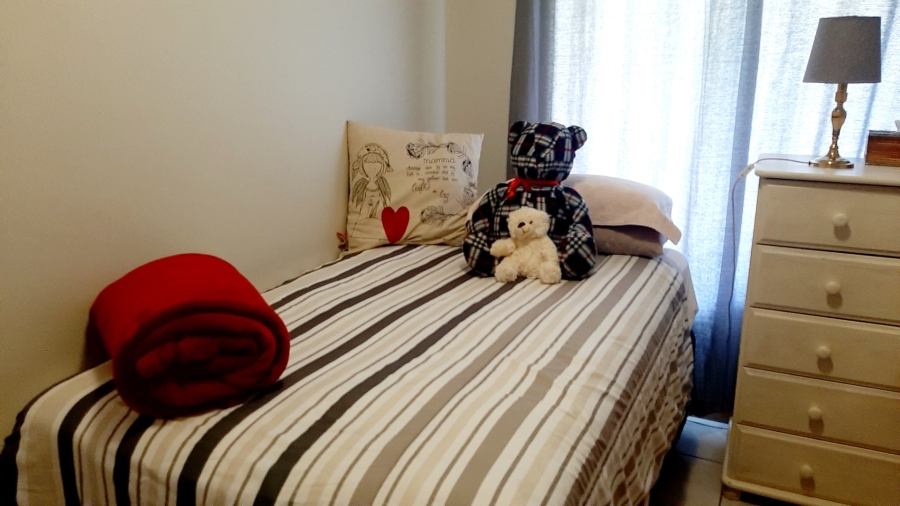 To Let 3 Bedroom Property for Rent in Blue Mountain Village Western Cape